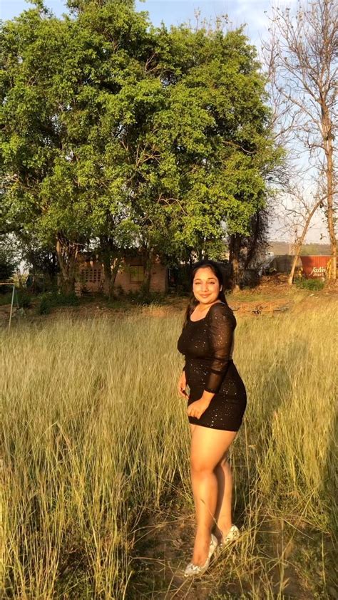 Curvy Indians (@curvyindians) • Instagram photos and videos.